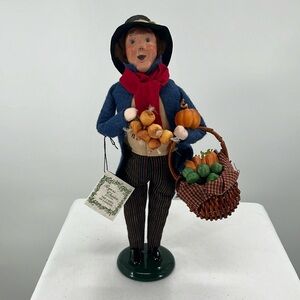 NWT Byers Choice “Crier Selling Vegetables” Caroler “13